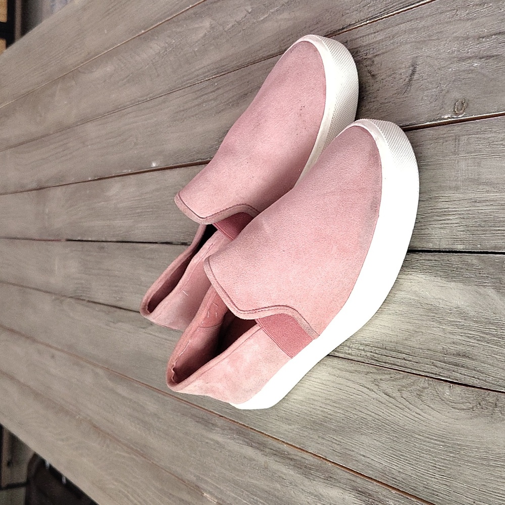 VINCE Blair Slip-on Sneaker In Dogwood US 7/ EU 37